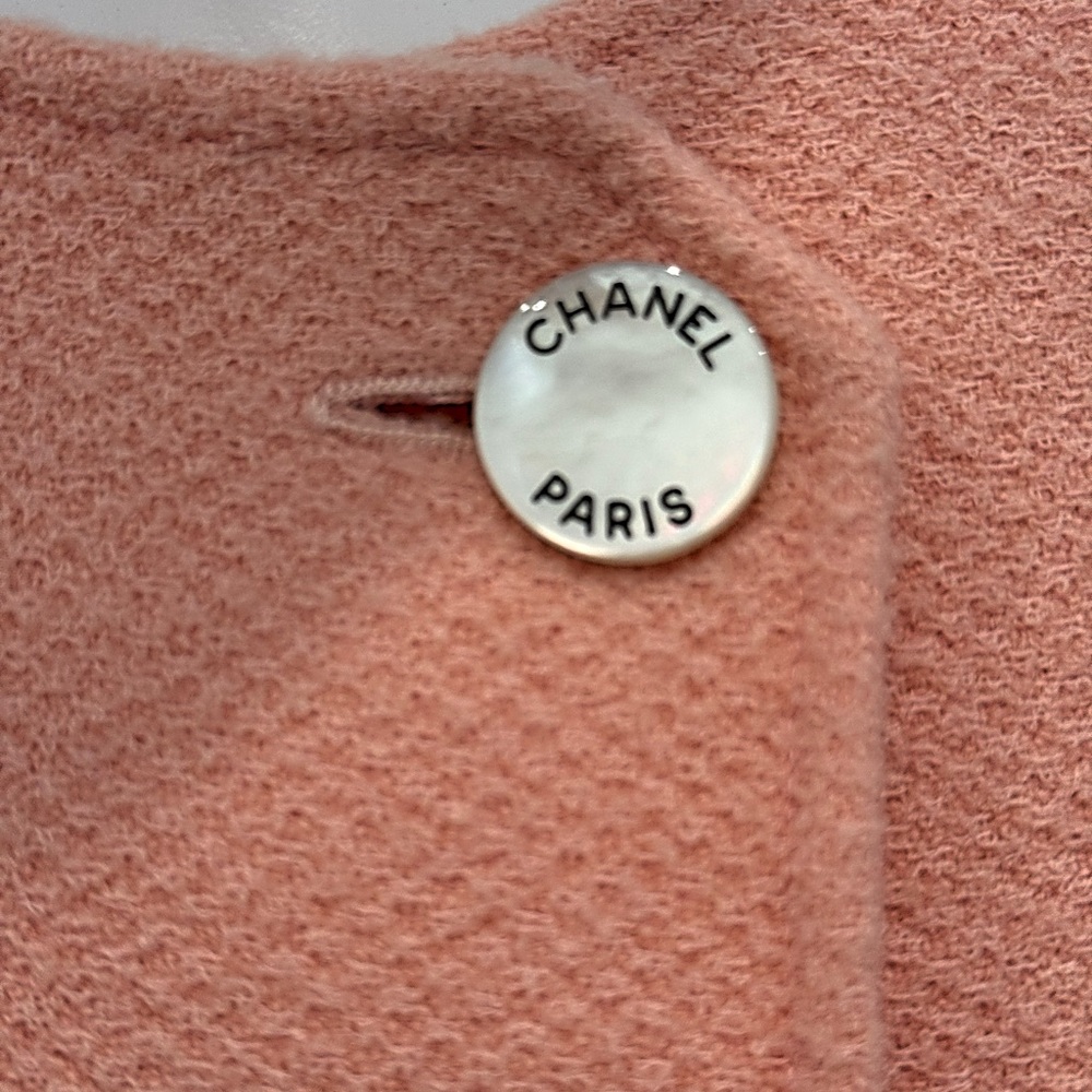Chanel Vintage 1997P Pink Skirt Suit w 9 MOP logo buttons Sz FR 34 / US 0-2 - Picture 10 of 16